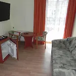 Magnolia 招待所 3*