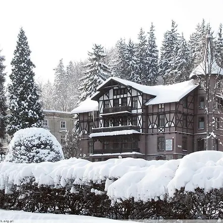 Magnolia 招待所 3*